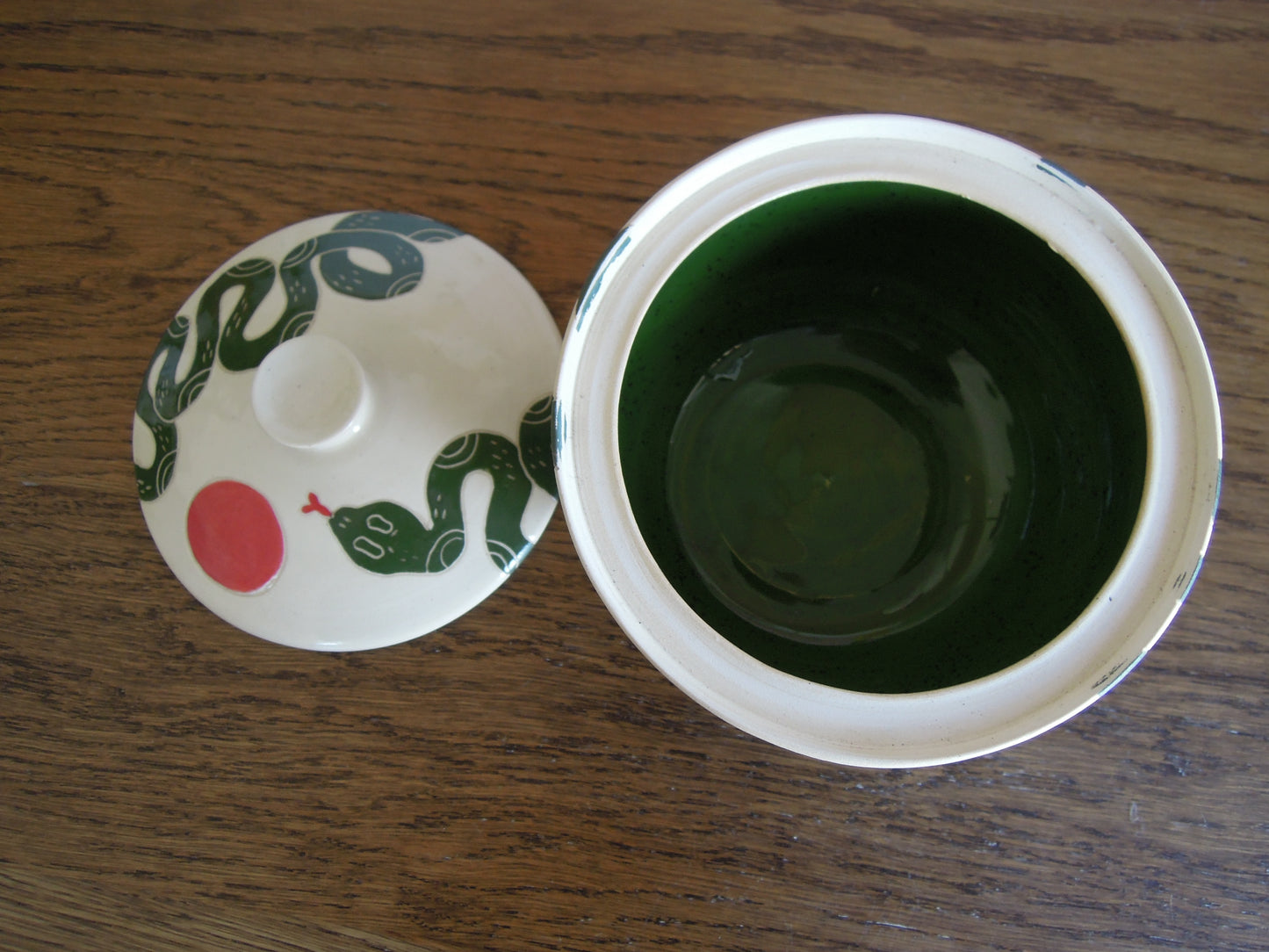 green snake jar